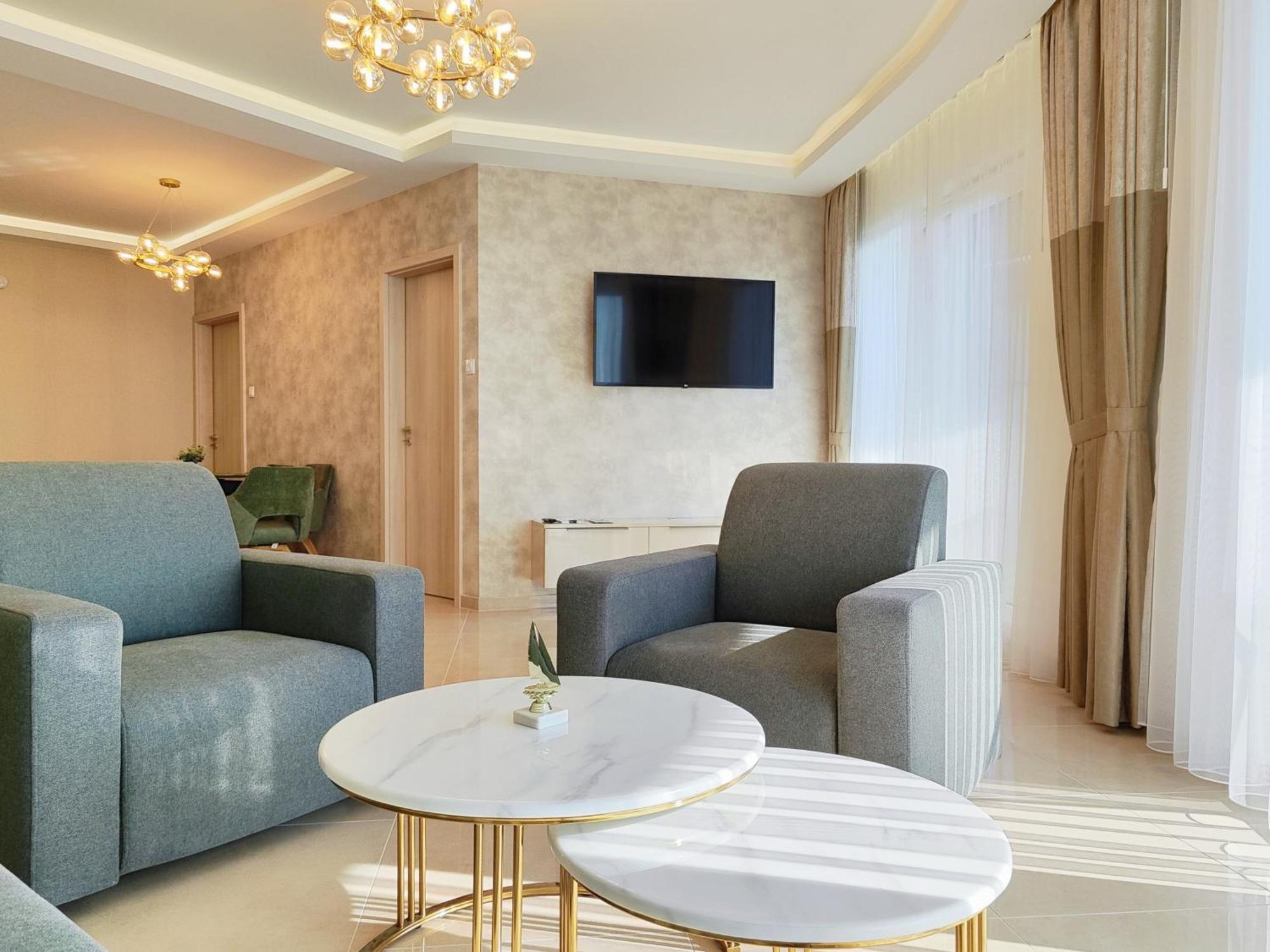 Royal Martin'S Apartment 케츨리 외부 사진