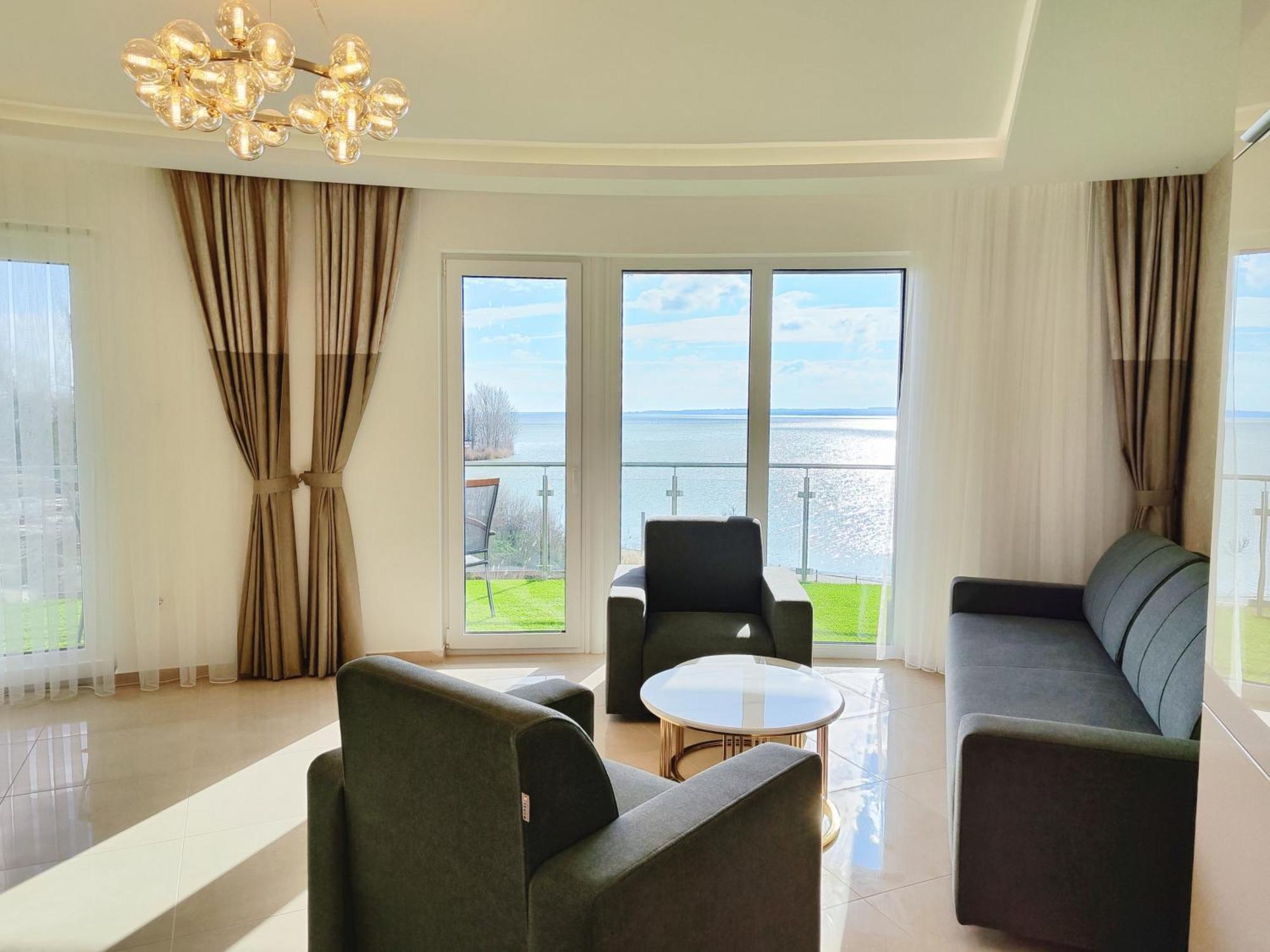 Royal Martin'S Apartment 케츨리 외부 사진
