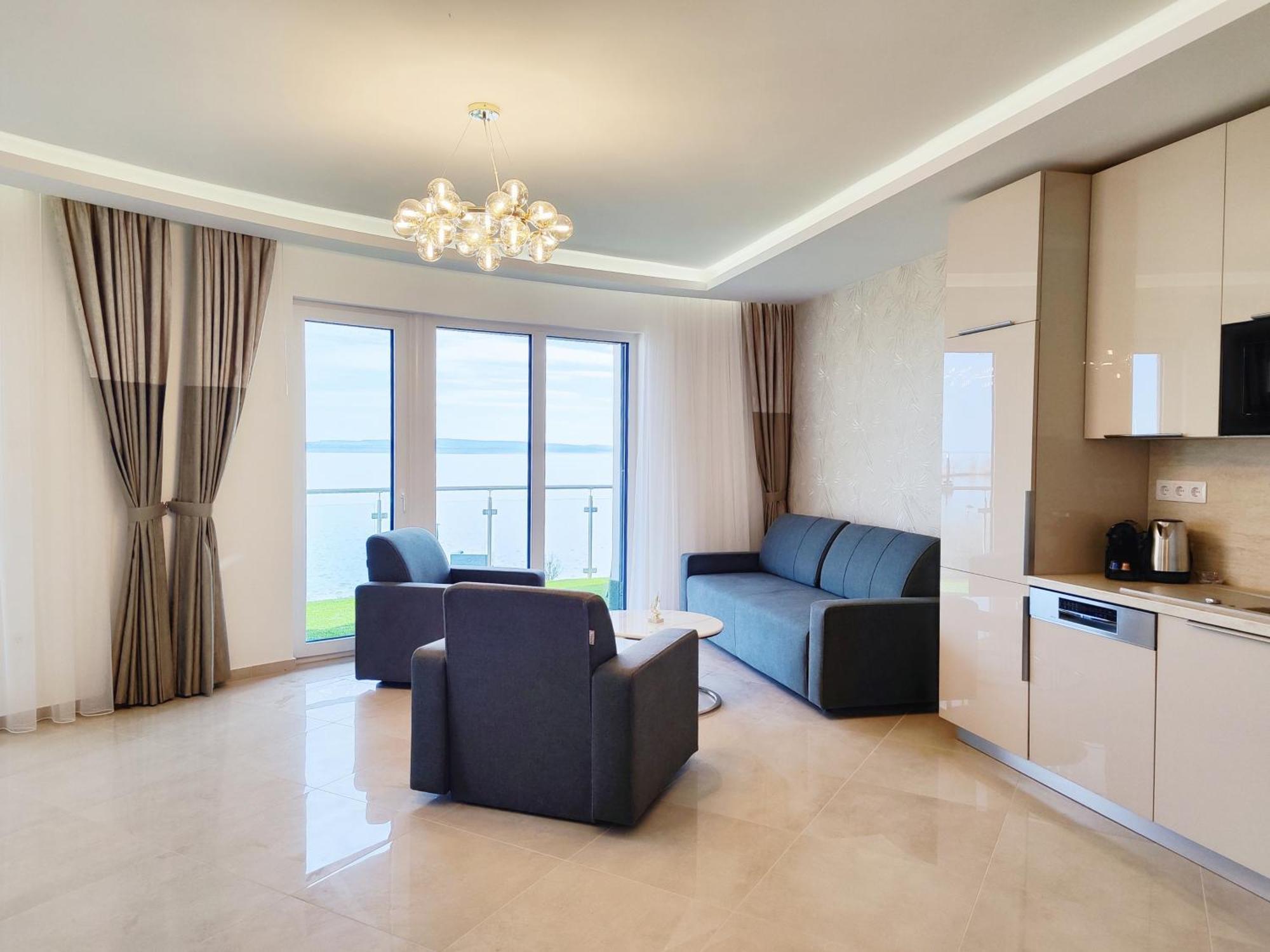 Royal Martin'S Apartment 케츨리 외부 사진
